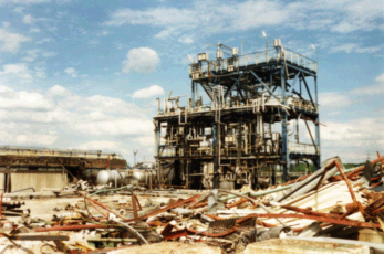 Gro&szlig;baustelle Chemische Werke-H&uuml;ls AG in Bottrop-Boy; Demontage einer Industrieanlage.